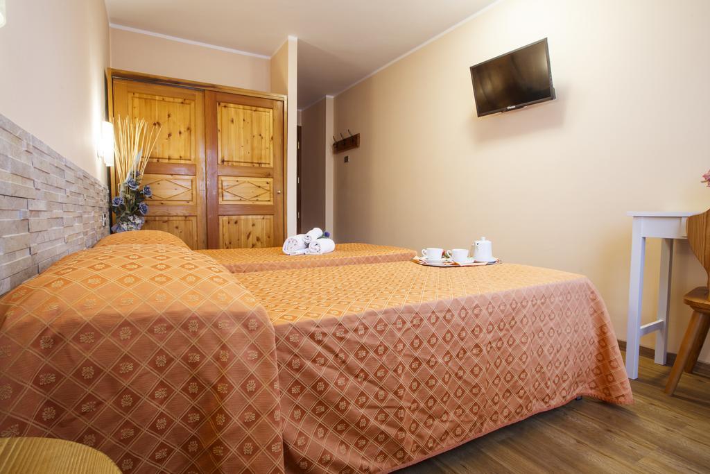 Double or Twin Room,434164590:JPEG